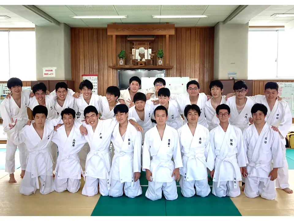 高校3年生柔道選択者昇段審査 | 本郷中学校・高等学校